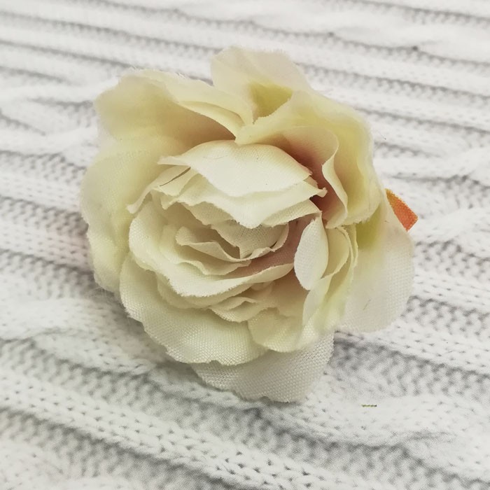 Тканевый цветок, гвоздика "Молочный градиент" ,4 см    