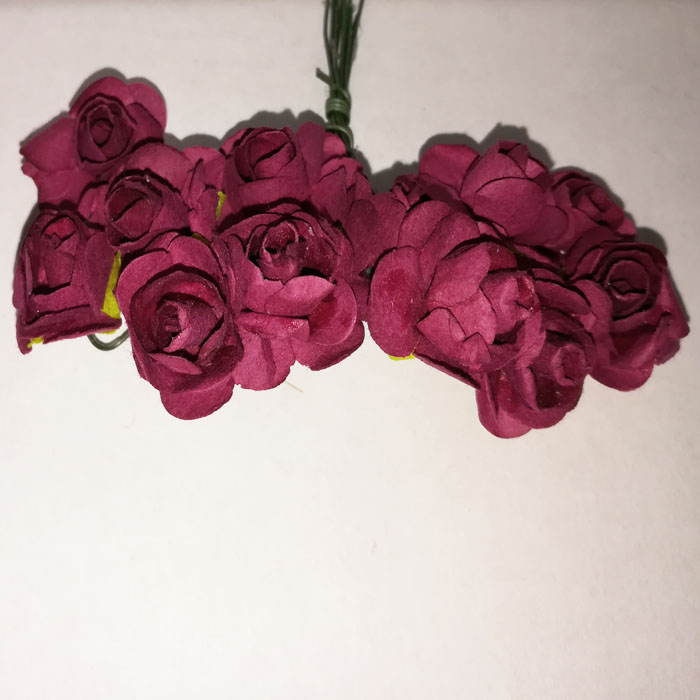 Букет бумажных роз темно-красного цвета ,размер цветка 1.5 см  
