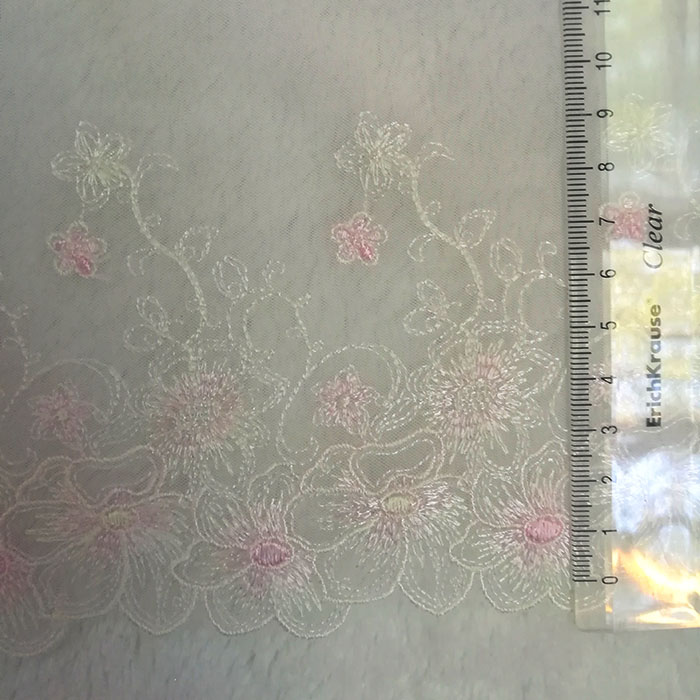 Кружево широкое на сетке белое с нежно-розовыми цветами, ширина 19см, цена за 50 см (2)