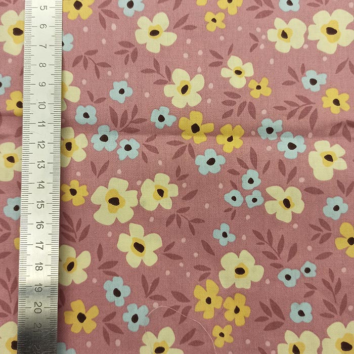 Ткань х/б цветочный принт "Весенний вальс" 40х50 см 