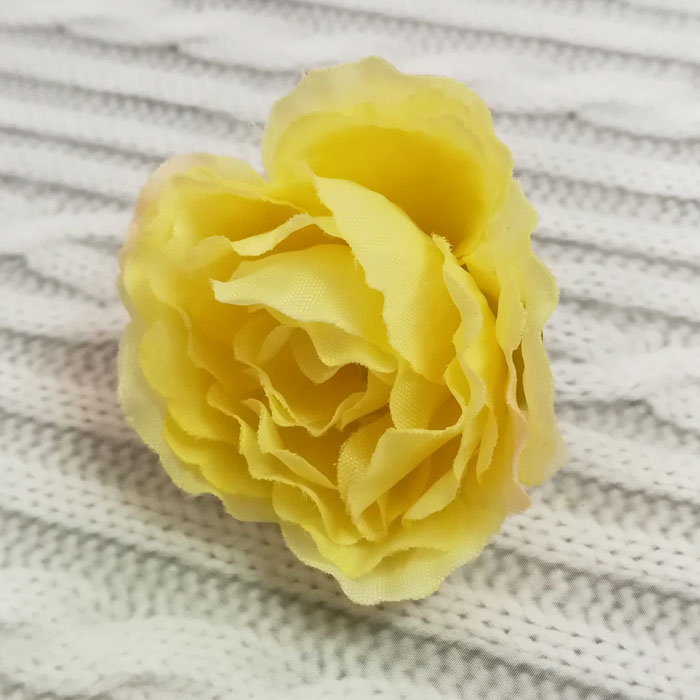 Тканевый цветок, гвоздика "Нежный желтый" ,4 см     