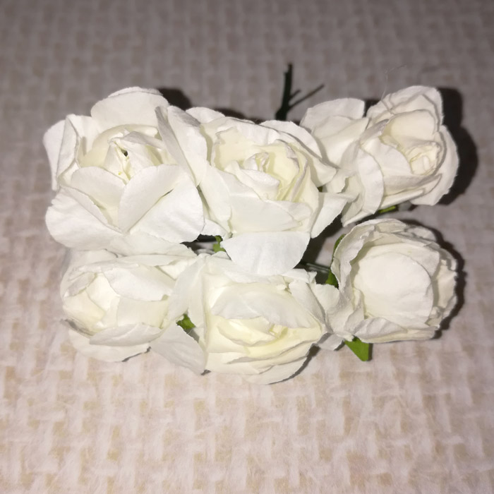 Букет бумажных роз белого цвета,3 см      