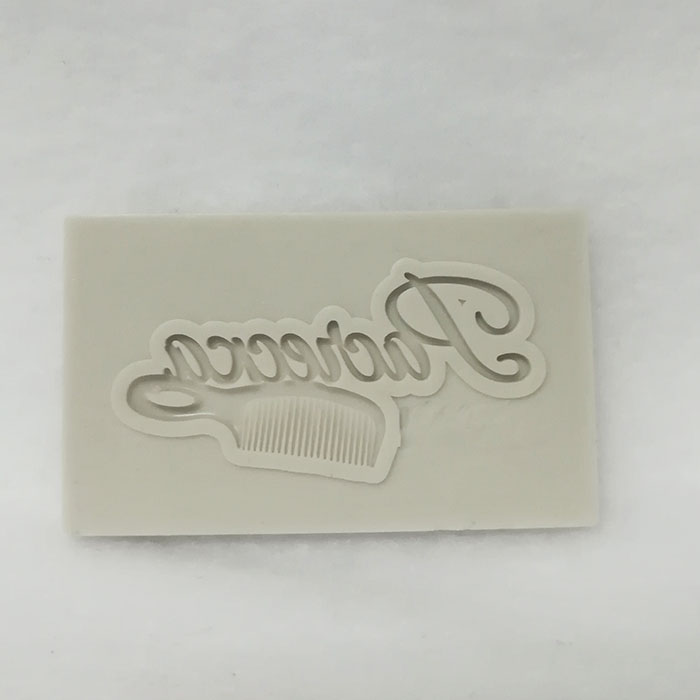 Молд  силиконовый с надписью "Расческа" 6х3.5 см  (2)
