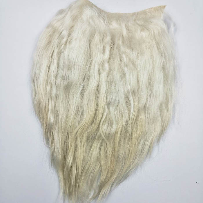Шкурка ангорской козы белая,18х10 см,вес 45 гр,волос 22-23 см