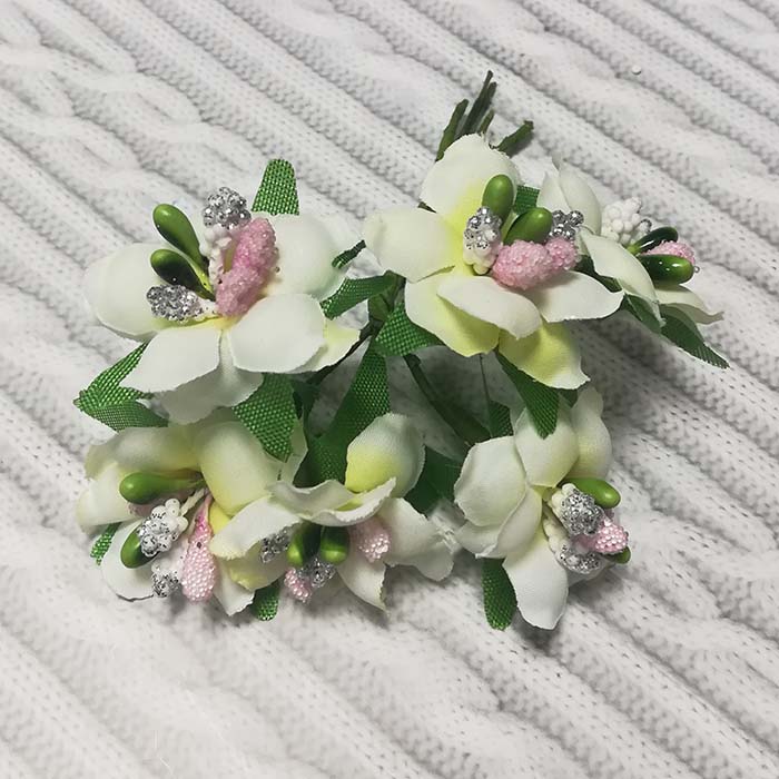 Букет тканевых цветов с блестящими тычинками, молочный градиент,3 см    