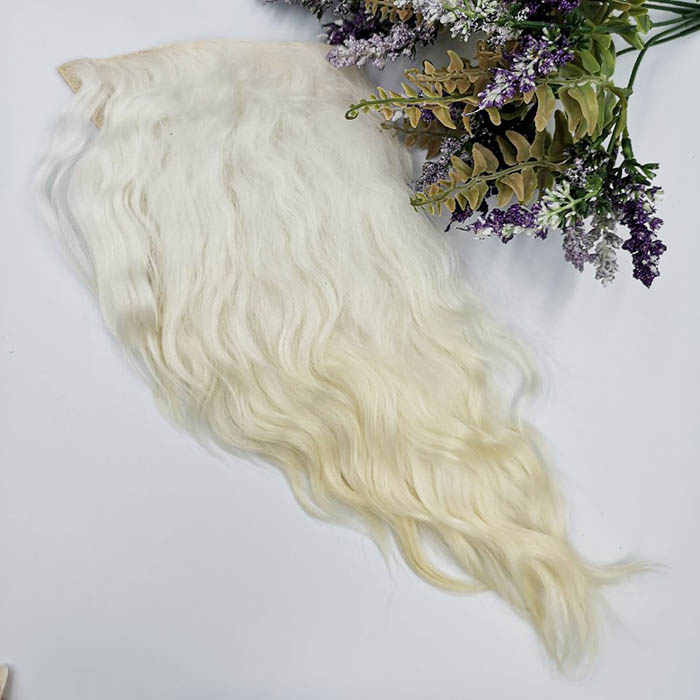 Шкурка ангорской козы белая,12х12 см,вес 56 гр,волос 18-20 см  ,премиум качество волоса